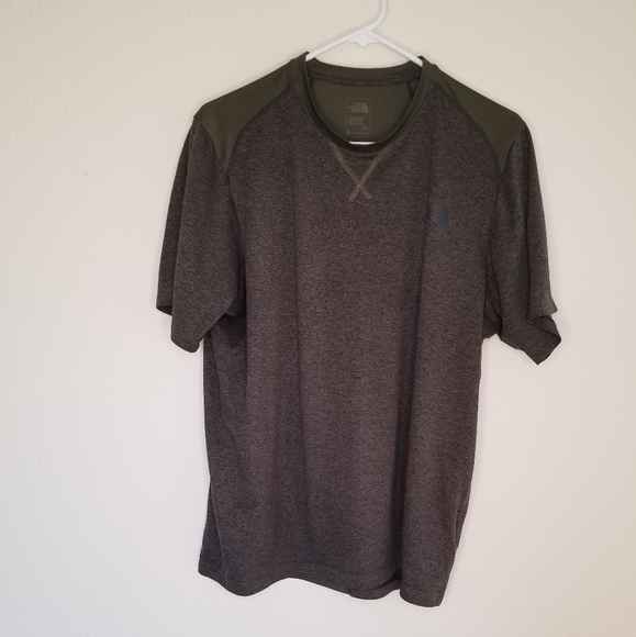 The North Face Performance tee shirt - Picture 3 of 9